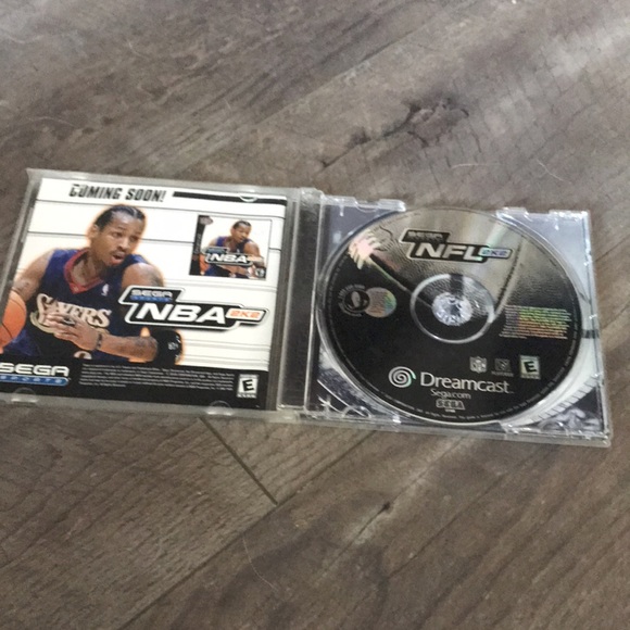 Sega Dreamcast NFL 2K2 - Picture 2 of 4